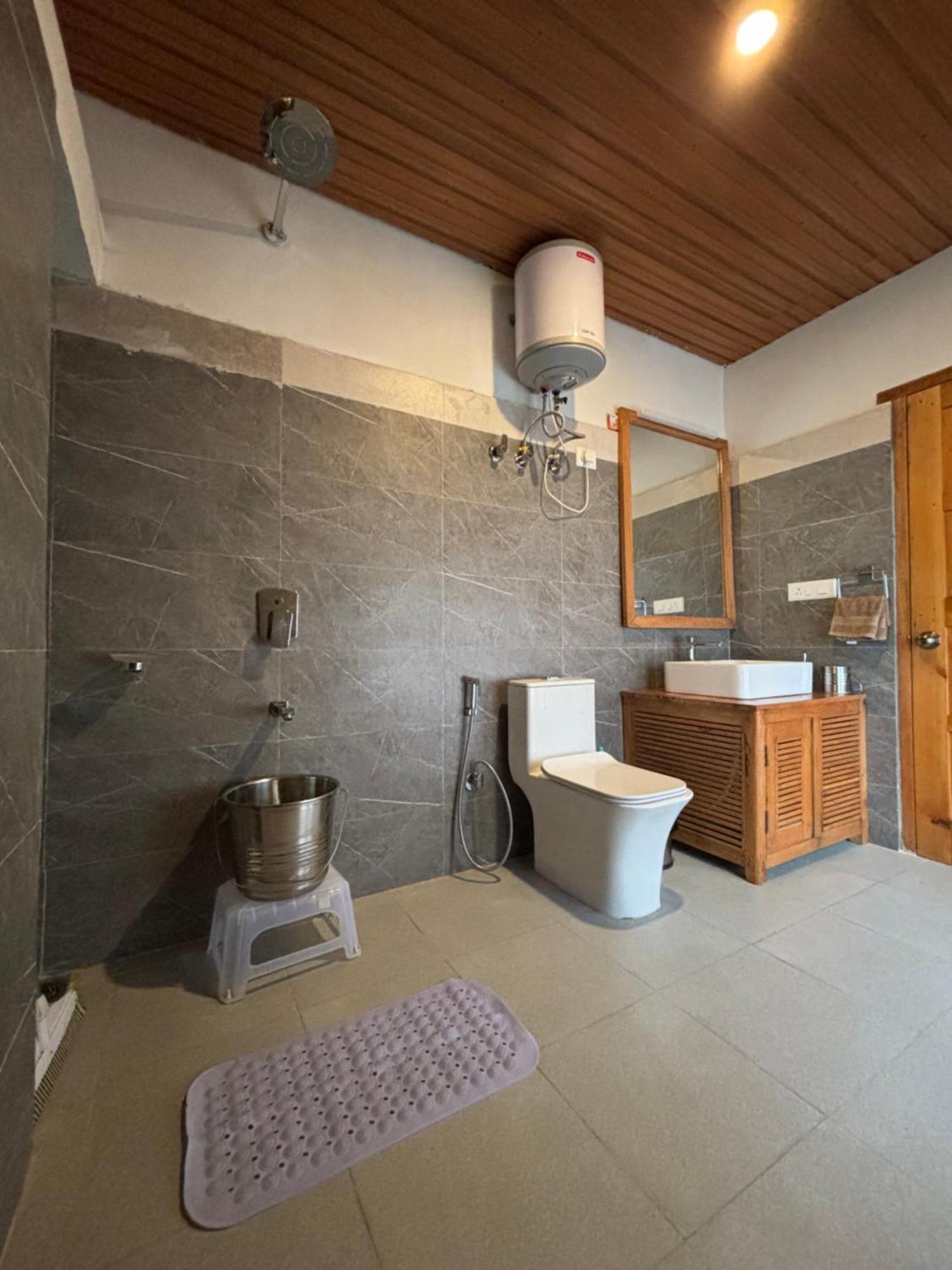 Toshim Homestay Sāngla エクステリア 写真